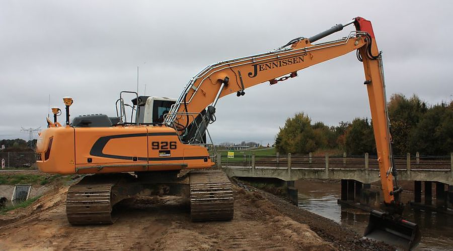 La pelle sur chenilles Liebherr R 926